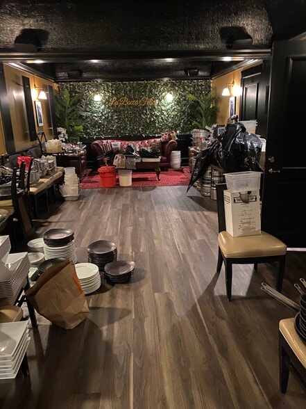 301 W 6th St, San Pedro, CA for lease - Interior Photo - Image 3 of 11