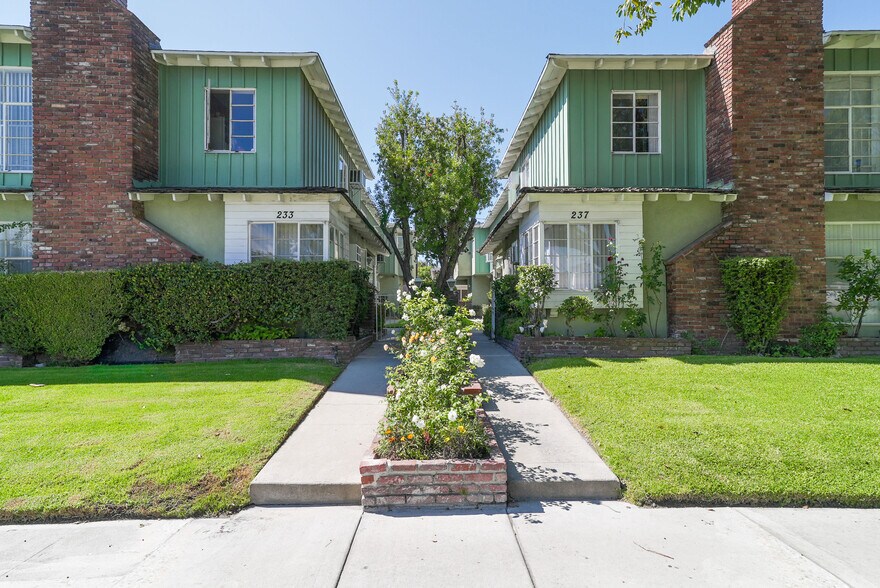 233 N Hollywood Way, Burbank, CA à vendre - Photo du bâtiment - Image 3 de 44