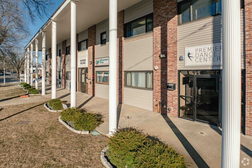 214 Commercial St, Malden, MA à louer - Photo du bâtiment - Image 3 de 4