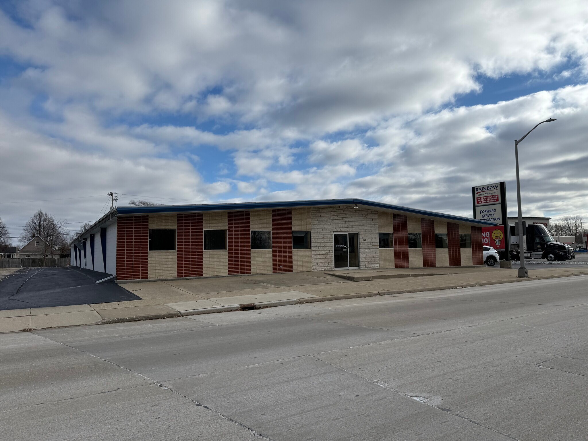 223 N Seymour St, Fond Du Lac, WI for lease Interior Photo- Image 1 of 27