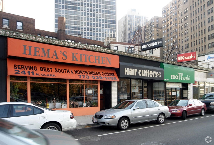 2407-2415 N Clark St, Chicago, IL for lease - Building Photo - Image 2 of 29