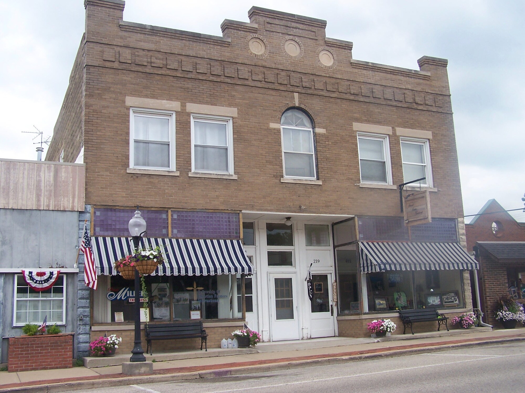 219 W Main St, Lexington, IL for lease Primary Photo- Image 1 of 8