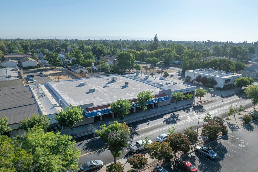 345 W 18th St, Merced, CA à vendre - Photo du bâtiment - Image 3 de 28