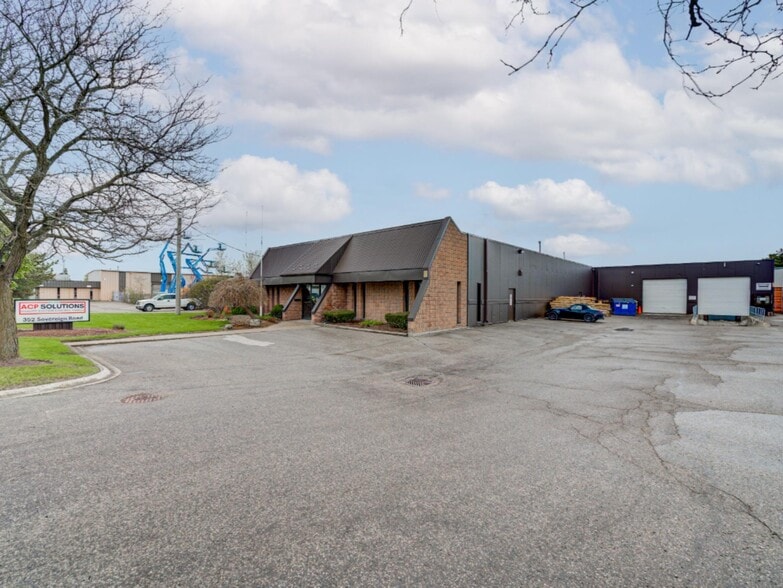 352 Sovereign Rd, London, ON for sale - Building Photo - Image 3 of 9