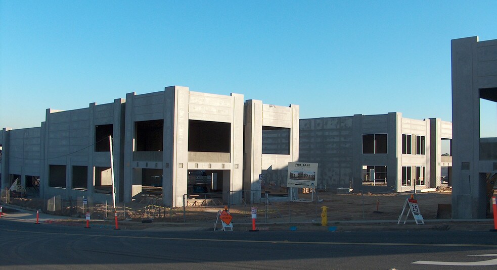 2816 Columbia St, Torrance, CA à louer - Photo principale - Image 3 de 120