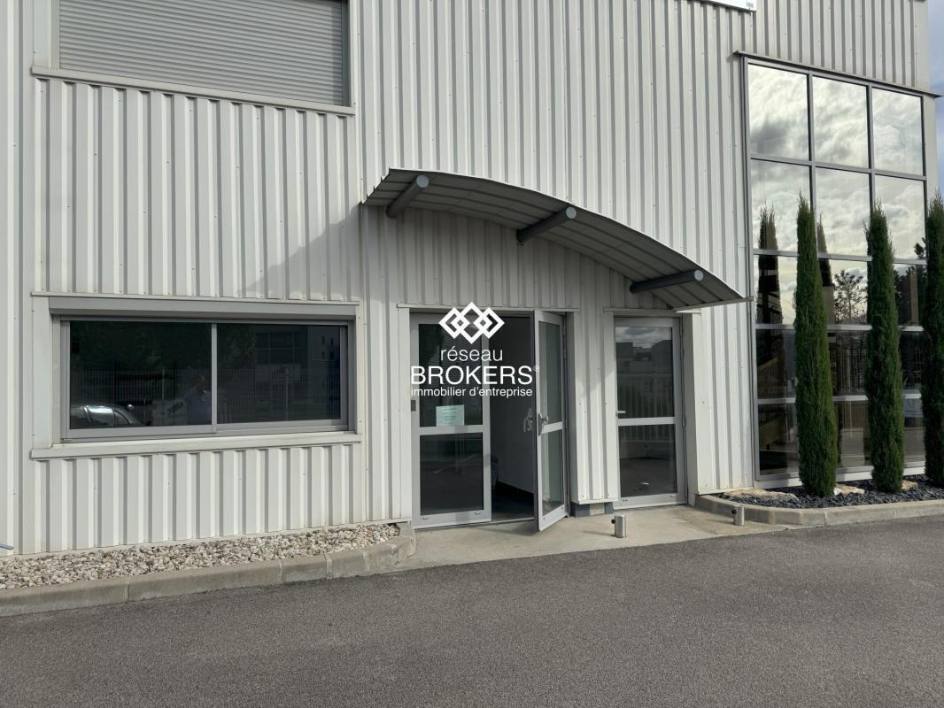 Flex dans Vourles à louer Photo du bâtiment- Image 1 de 26