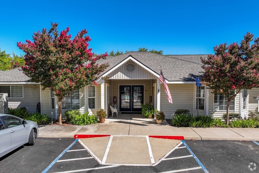 4950 Empire Ave, Oakley, CA à vendre - Photo du bâtiment - Image 2 de 3