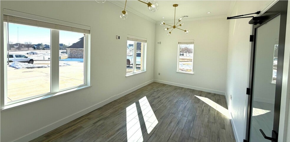 15156 Traditions Blvd, Edmond, OK for lease - Interior Photo - Image 2 of 3