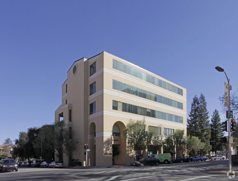 300 Hamilton Ave, Palo Alto, CA à louer - Photo principale - Image 1 de 7