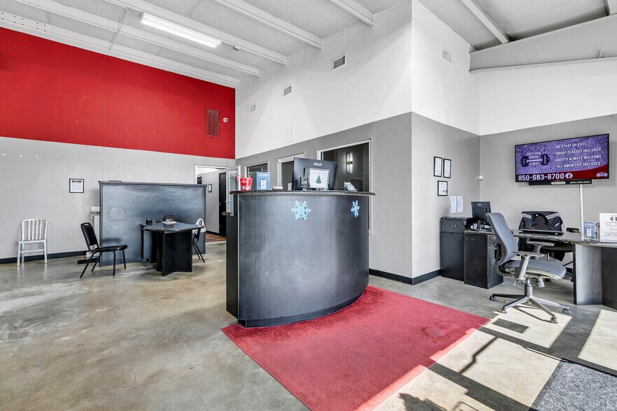 2500 S Ferdon Blvd, Crestview, FL à louer - Photo du bâtiment - Image 2 de 32