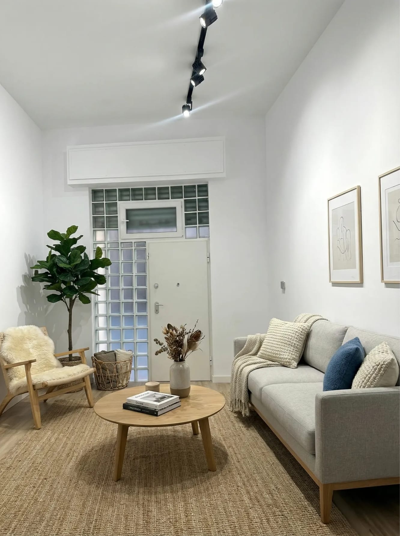 Multifamily in Barcelona, Barcelona for sale Primary Photo- Image 1 of 4