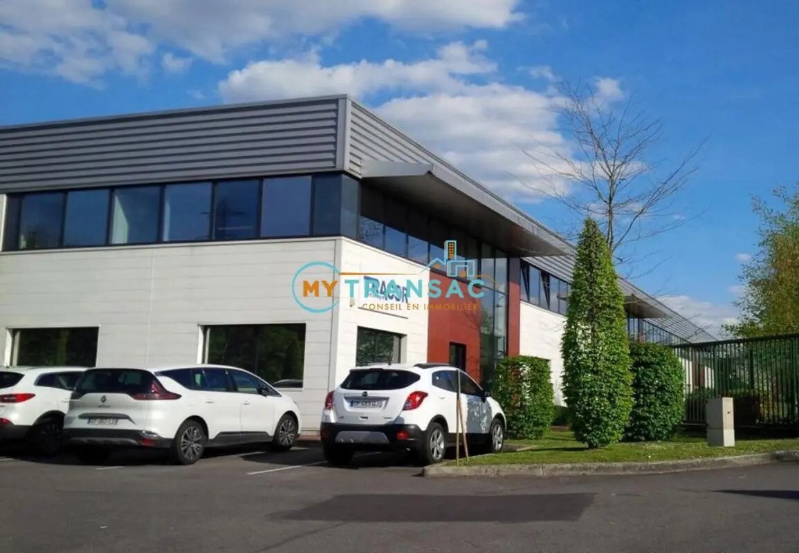 Flex in Lisses for lease Building Photo- Image 1 of 12