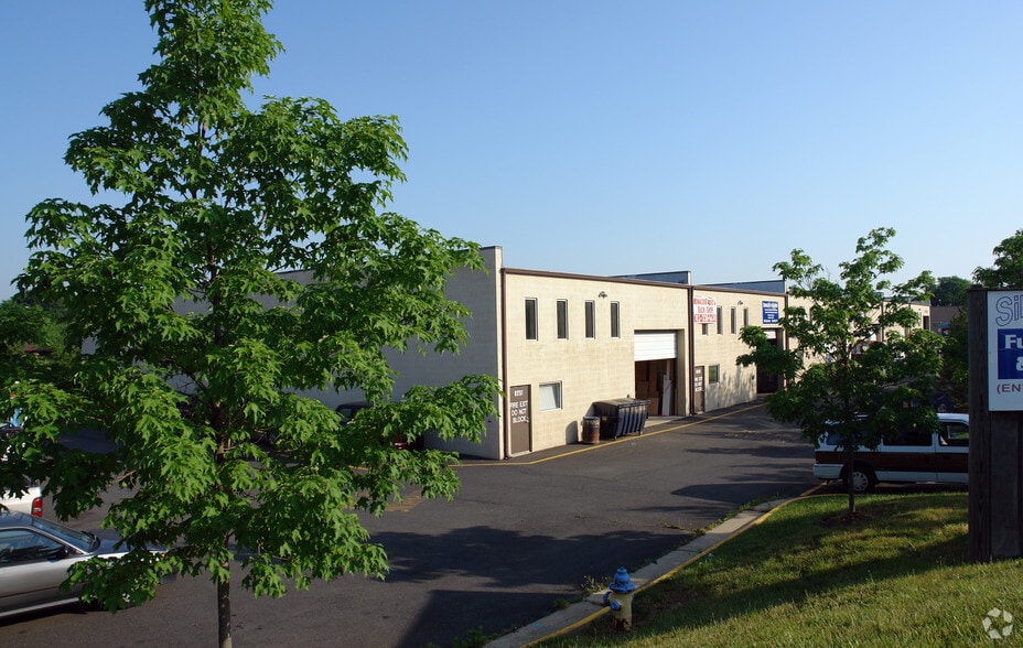 9240-9251 Sills Ct, Manassas, VA for lease - Building Photo - Image 3 of 5