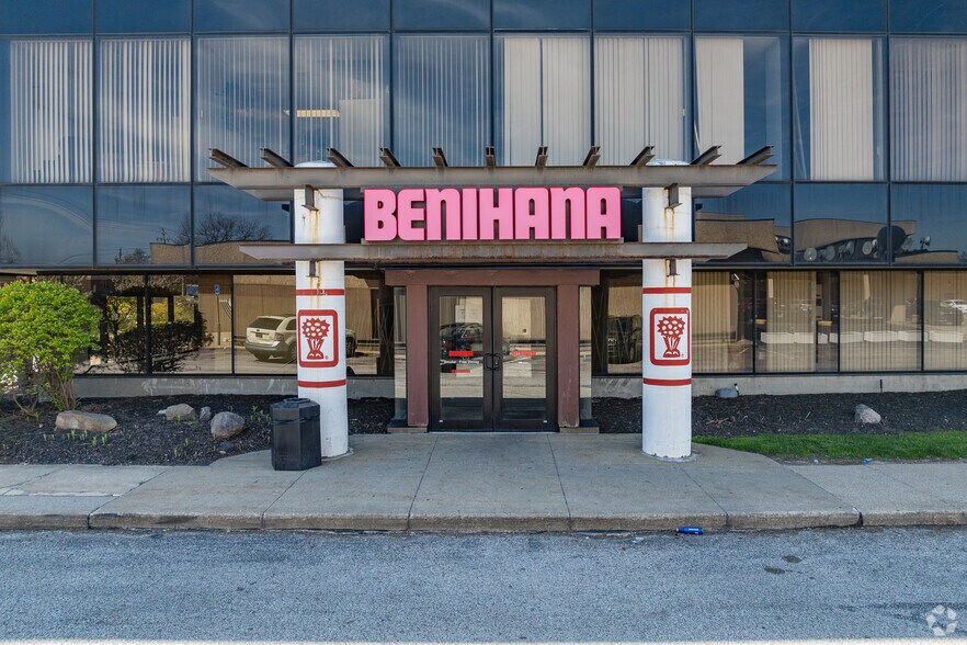 23611 Chagrin Blvd, Beachwood, OH for sale - Building Photo - Image 3 of 5