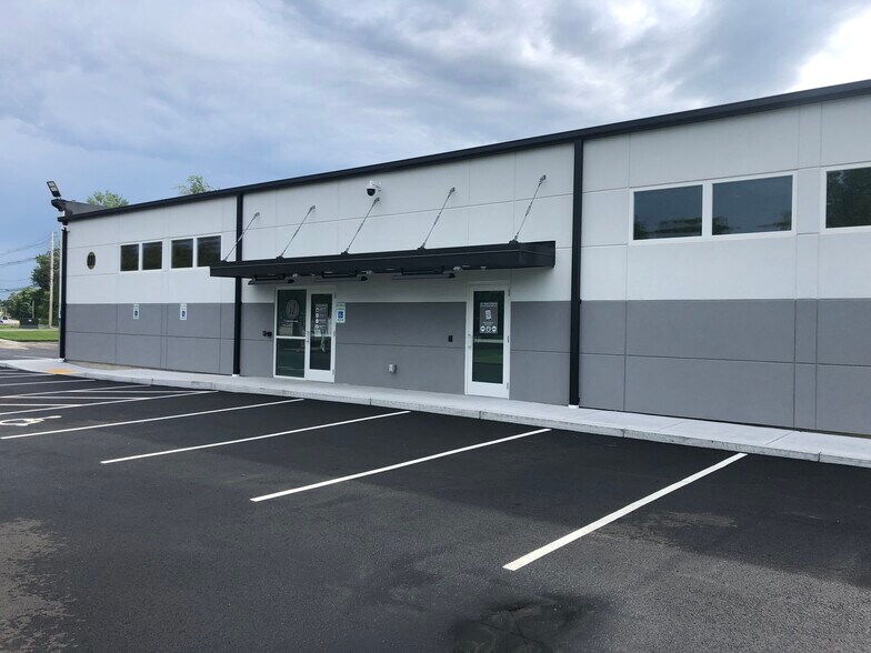 111 Shrewsbury St, West Boylston, MA à vendre - Photo du bâtiment - Image 2 de 8