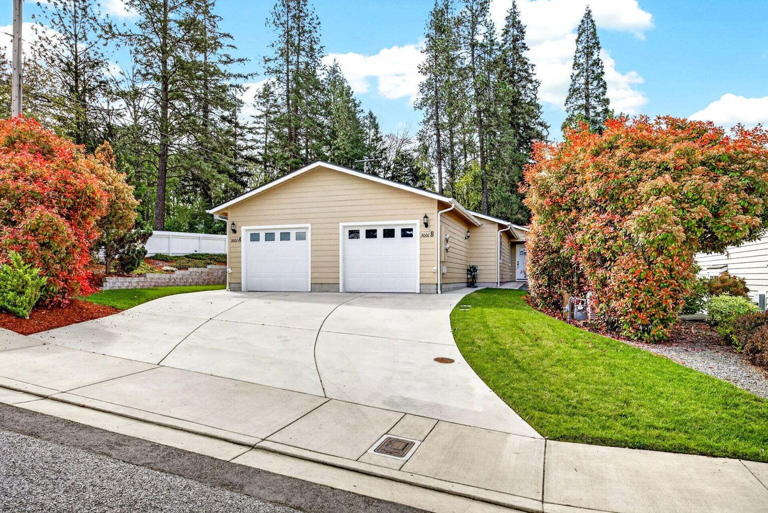 3001 University, UNIT #A-B Dr, Grants Pass, OR for sale Building Photo- Image 1 of 18