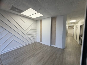 2160 Kingston Ct Se, Marietta, GA for lease Lobby- Image 1 of 21