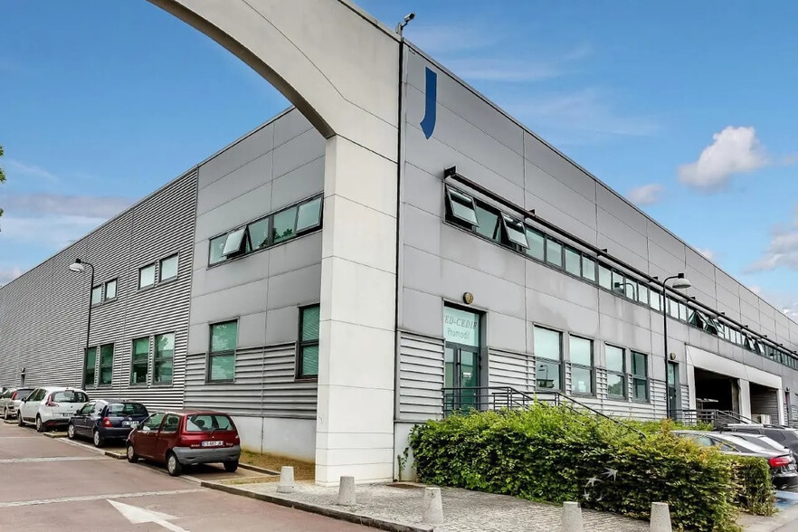 Flex in Ivry-sur-Seine for lease - Building Photo - Image 3 of 7