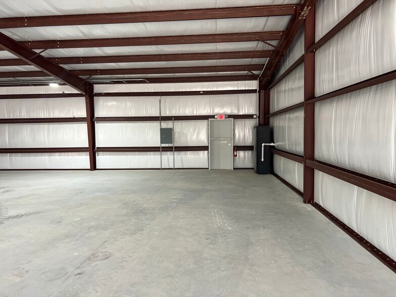 24432 FM 1314 Rd, Porter, TX for lease - Interior Photo - Image 2 of 2