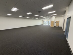 328 E Commercial Rd, San Bernardino, CA à louer Photo intérieure- Image 2 de 14