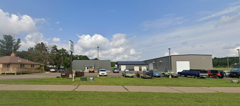 6129 Sandstone Rd, Eau Claire, WI à vendre - Photo du bâtiment - Image 2 de 19