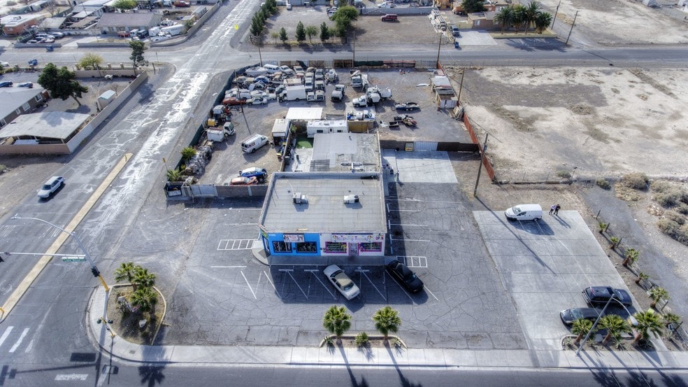 5485 E Lake Mead Blvd, Las Vegas, NV à vendre - Aérien - Image 2 de 4