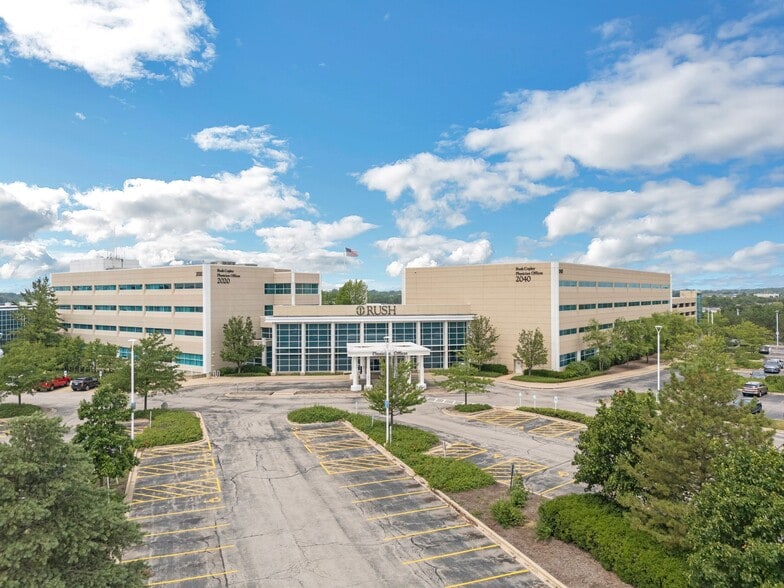 2040 Ogden Ave, Aurora, IL for lease - Building Photo - Image 2 of 11