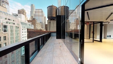 44 W 37th St, New York, NY for lease Interior Photo- Image 1 of 4