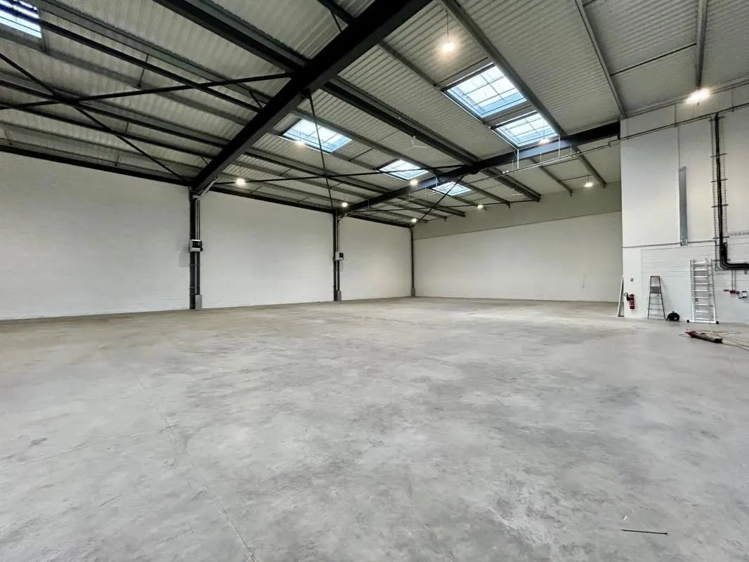 Bureau dans Le Thillay à louer Photo intérieure- Image 1 de 12