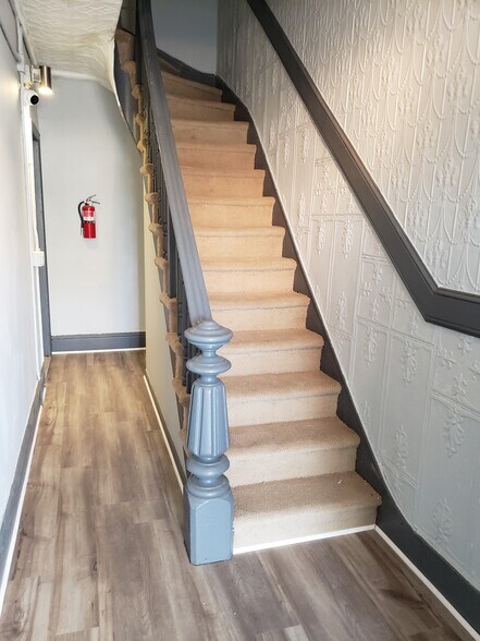 79-81 Washington St, Perth Amboy, NJ for sale - Interior Photo - Image 2 of 28