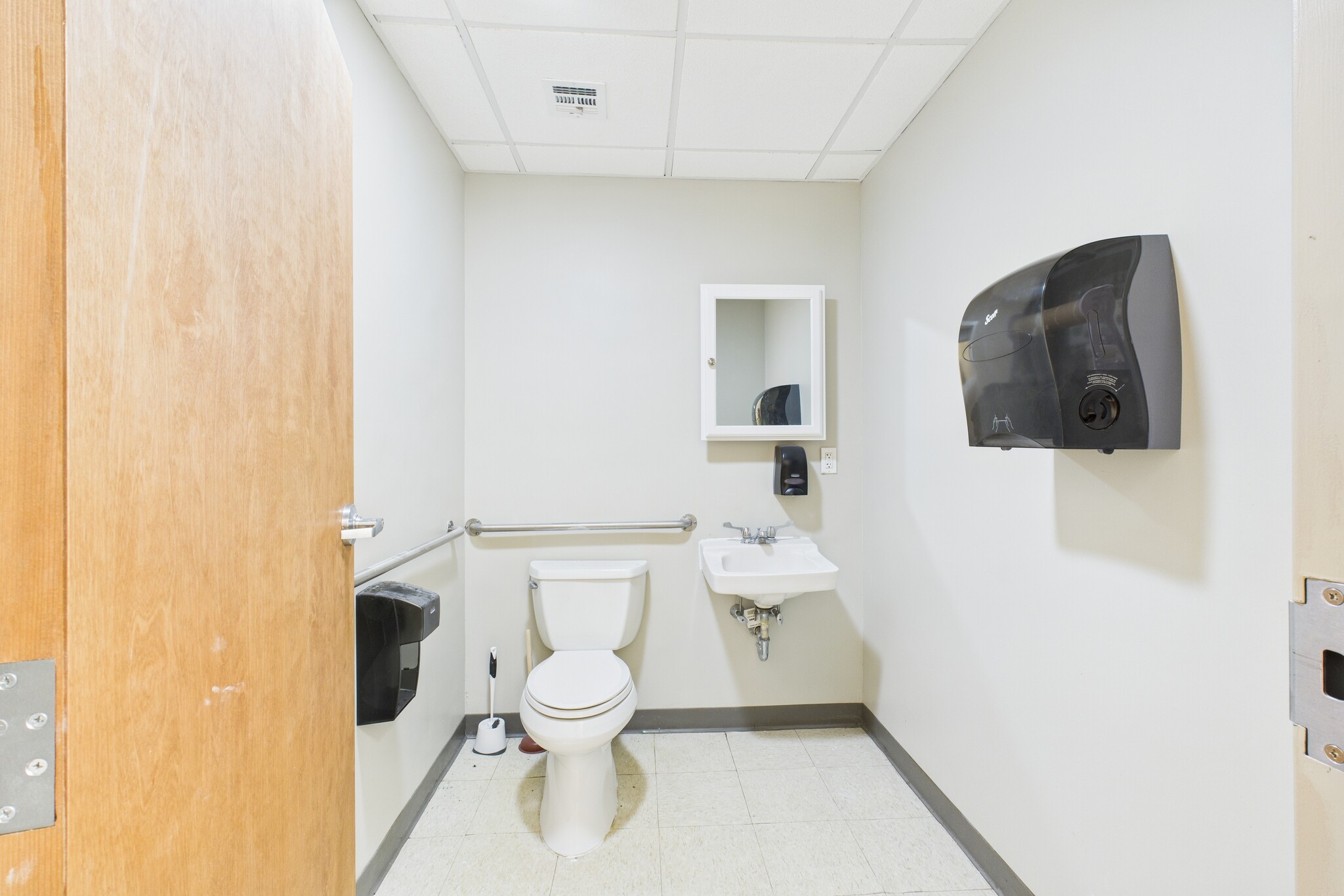 174 Armistice Blvd, Pawtucket, RI for lease Interior Photo- Image 1 of 17