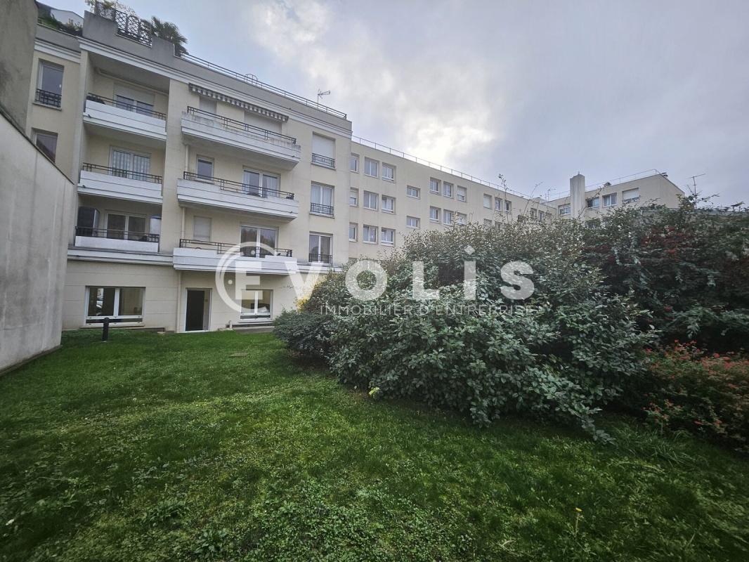 Bureau dans Montrouge à vendre Photo du bâtiment- Image 1 de 17