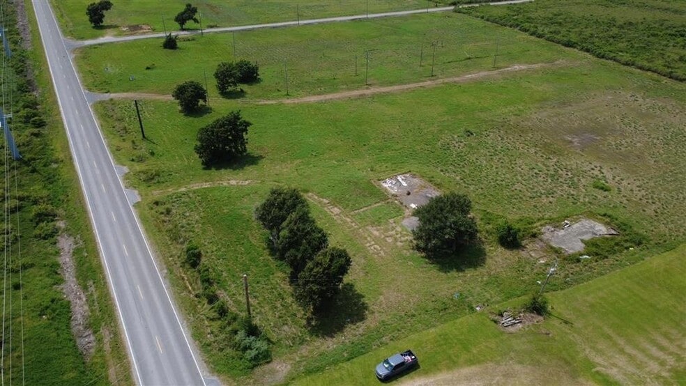 1735 Marshall St, Cameron, LA for sale - Building Photo - Image 2 of 6