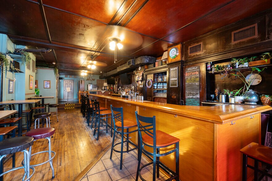 1822 Fleet St, Baltimore, MD à vendre - Photo intérieure - Image 3 de 14