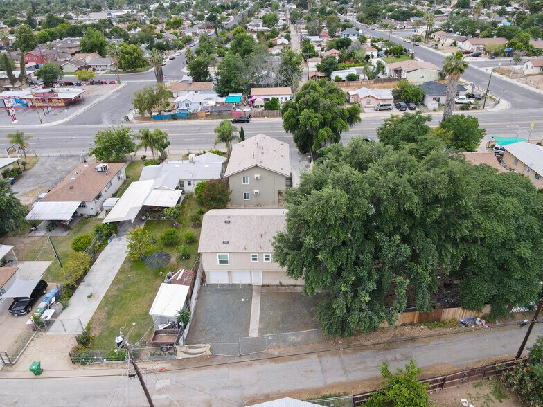 2207 River Blvd, Bakersfield, CA à vendre - Photo du bâtiment - Image 3 de 8
