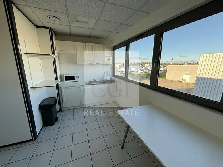 11 Rue Andre Citroen, Genas for lease - Building Photo - Image 3 of 14