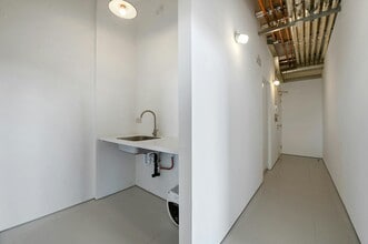 1 Darnley Rd, London for lease Interior Photo- Image 2 of 4