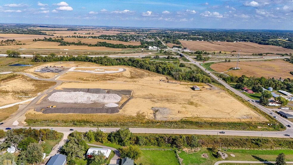 I-380 120th St NW, Cedar Rapids, IA à vendre - Photo du bâtiment - Image 3 de 8