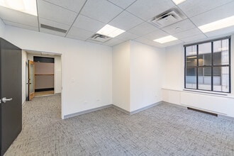 134 N LaSalle St, Chicago, IL for lease Interior Photo- Image 2 of 5