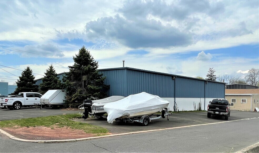 101 Elm Ave, North Wales, PA for lease - Building Photo - Image 3 of 3