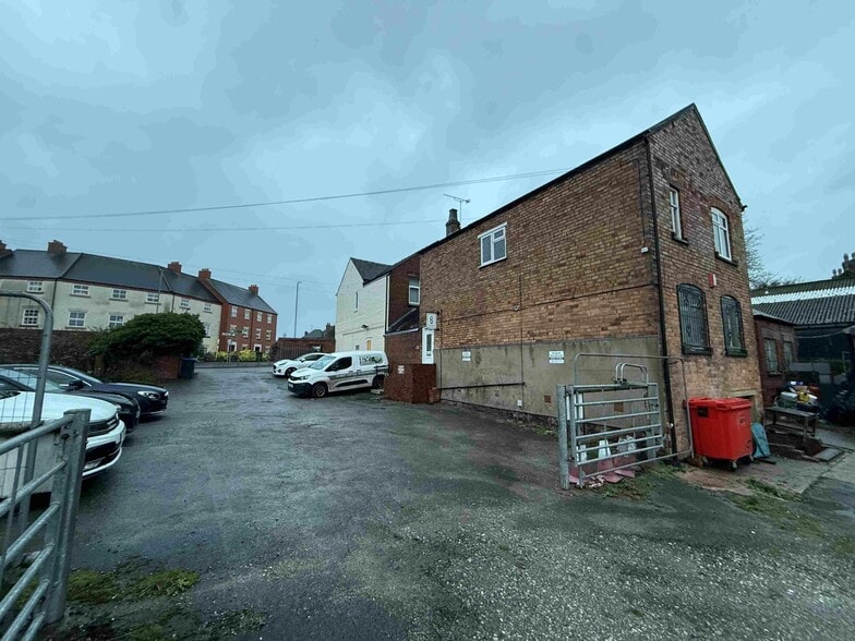34 Church St, Uttoxeter for lease - Building Photo - Image 2 of 11