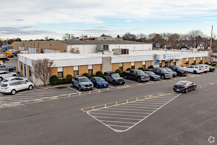 610 Hicksville Rd, Bethpage, NY for lease - Building Photo - Image 3 of 5