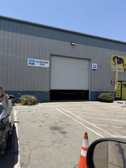 15750 Arrow Hwy, Fontana, CA à louer - Photo du bâtiment - Image 2 de 3