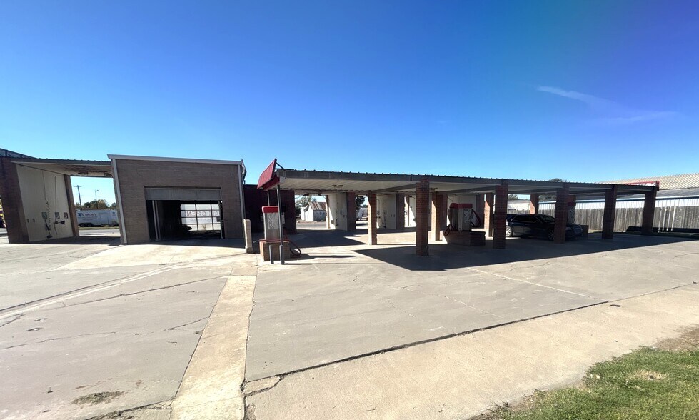 713 Ash St, Perryton, TX à vendre - Photo du bâtiment - Image 3 de 5