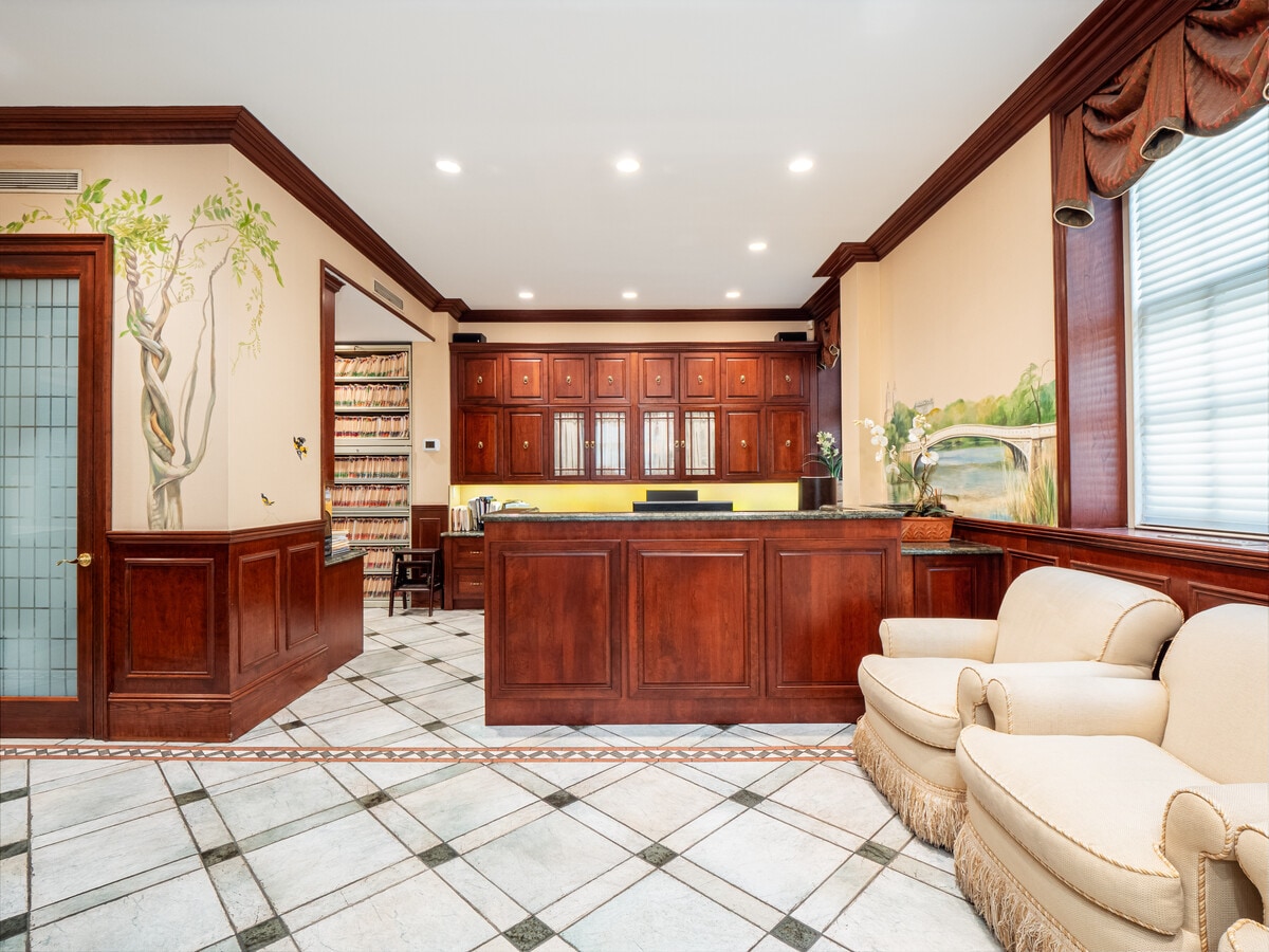 635 Park Ave, New York, NY 10065 - Unit GRN - - Interior Photo - Image 2 of 11