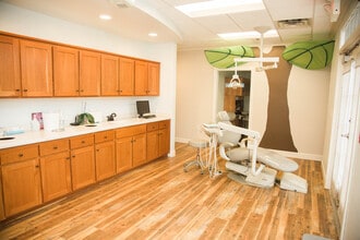 1005 Heathercroft Cir, Crozet, VA for lease Interior Photo- Image 2 of 4