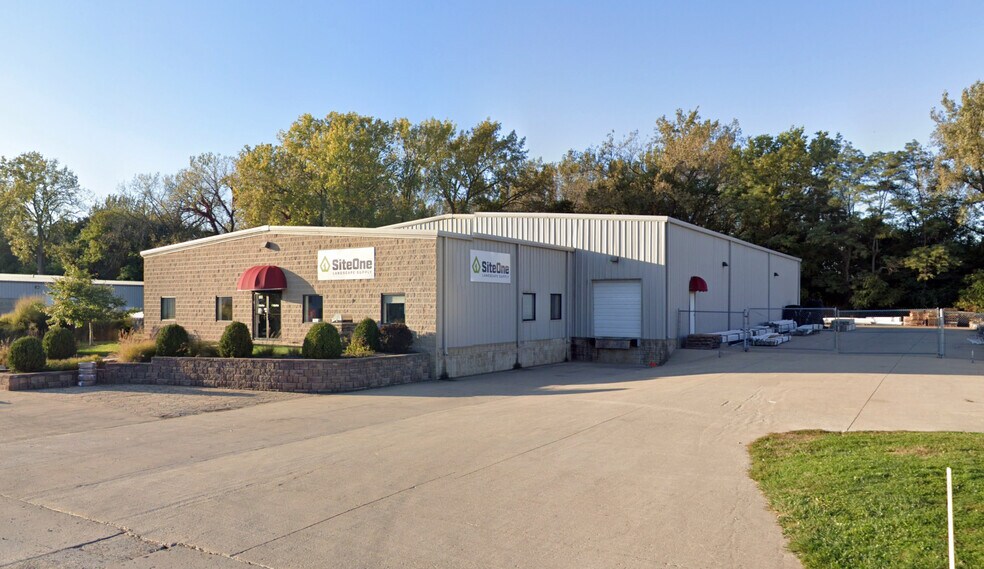128 Thunderbird Ln, East Peoria, IL for sale - Primary Photo - Image 1 of 1