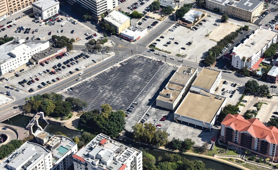 515 S Saint Marys St, San Antonio, TX à vendre - Aérien - Image 2 de 2