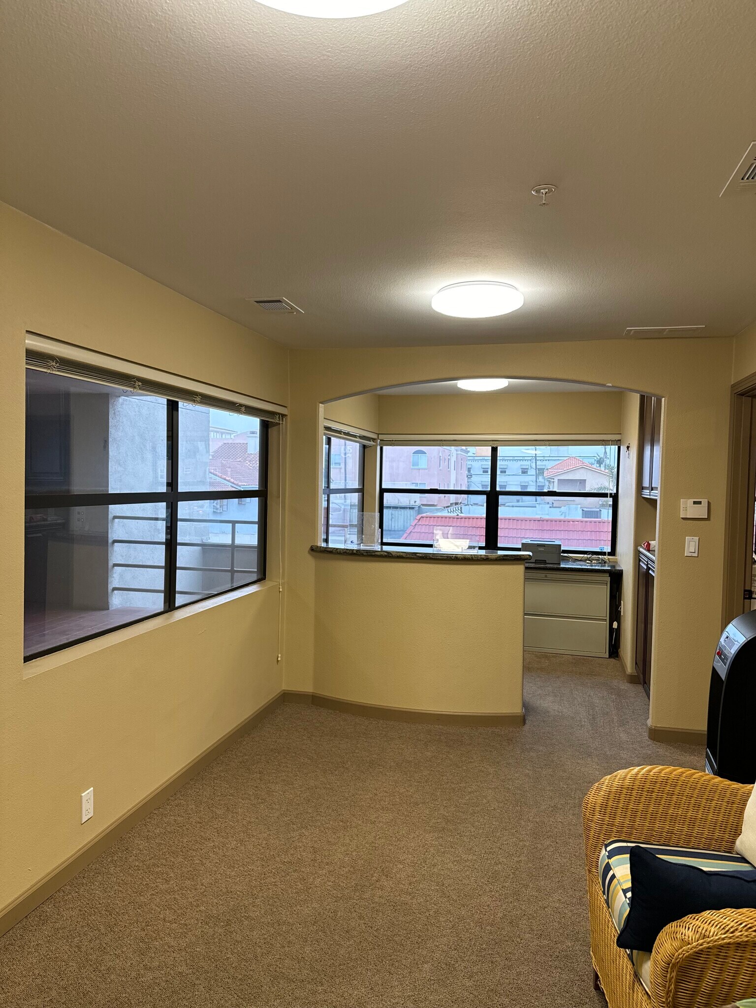 575 Price St, Pismo Beach, CA for sale Interior Photo- Image 1 of 10