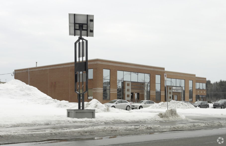 1060 Boul Michèle-Bohec, Blainville, QC for lease - Building Photo - Image 2 of 5